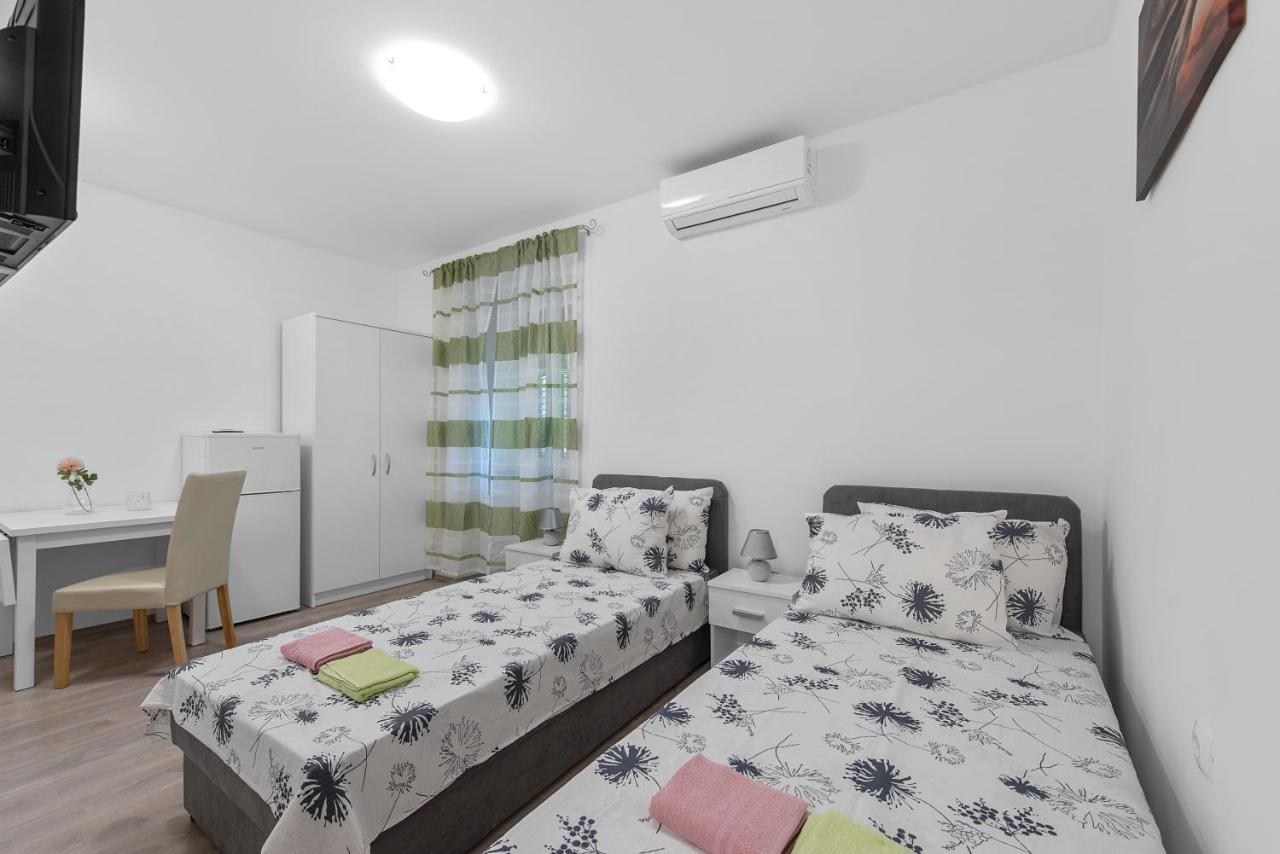 Pomerio Apartments غييكا المظهر الخارجي الصورة