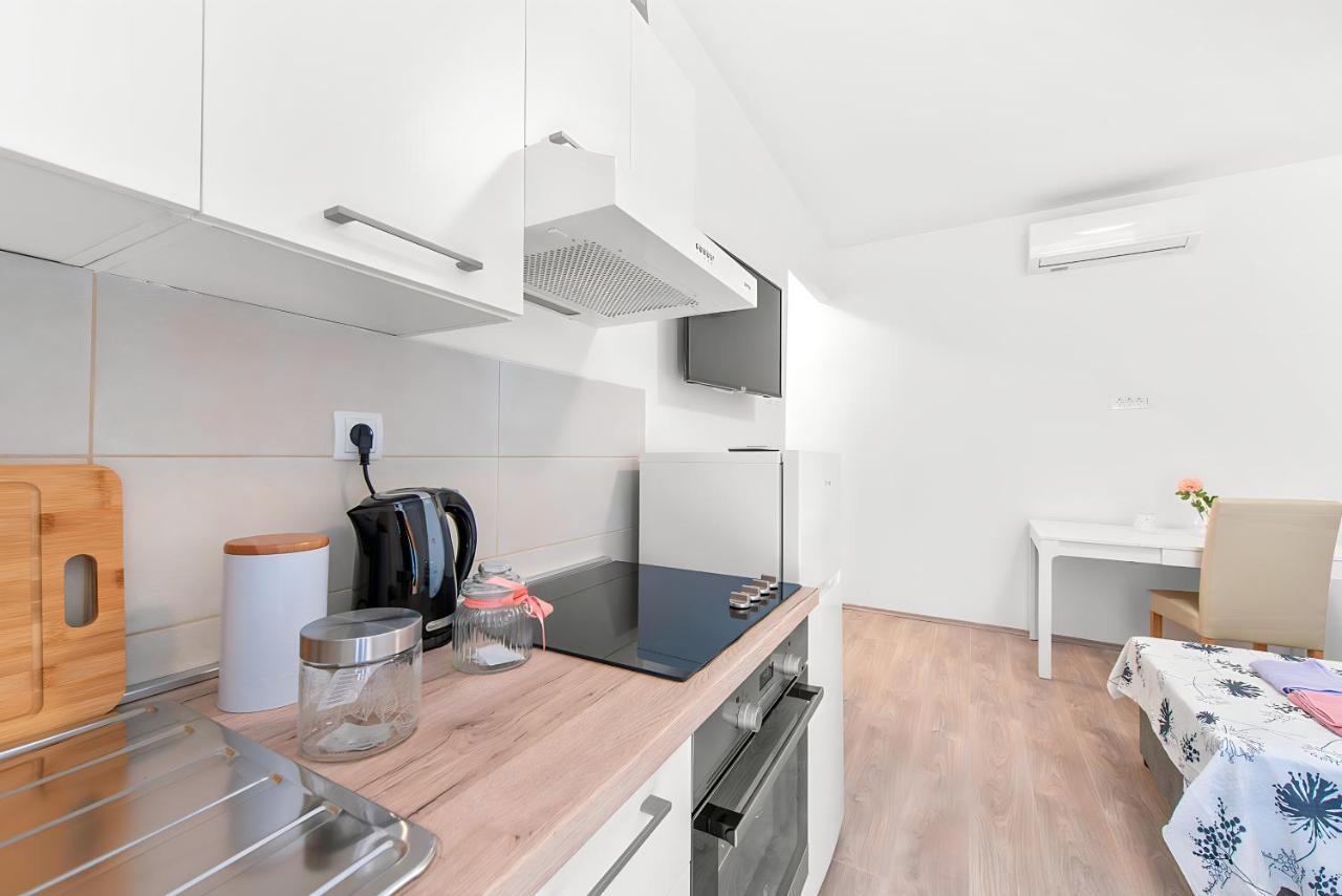 Pomerio Apartments غييكا المظهر الخارجي الصورة